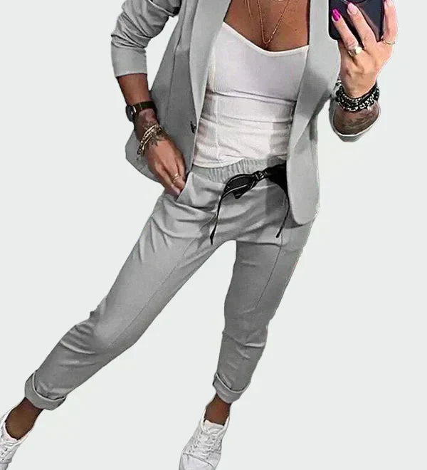 Leia | Elegáns, két részes öltöny szett